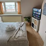 Cosy Rooms By The Beach